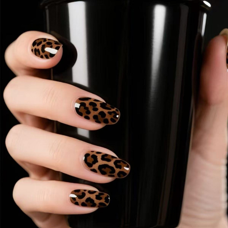 Autumn and Winter Vibe Leopard Print Handmade Nail Art Wearable Nails Medium-Length Oval Retro Style Brightening Cheap Nail Stickers Autumn and Winter Vibe Leopard Print Handmade Nail Art Wearable Nails Medium-Length Oval Retro Style Brightening Cheap Nail Stickers