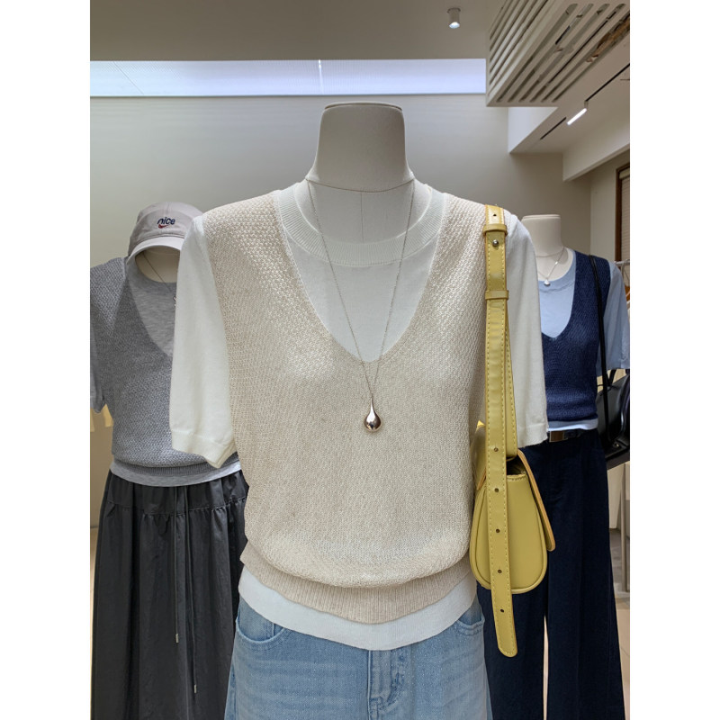 Simple and Elegant Ultra-Soft Plain Round-Neck Short-Sleeve Knit Top + Hollow-Out Knit V-Neck Vest Two-Piece Set for Women Simple and Elegant Ultra-Soft Plain Round-Neck Short-Sleeve Knit Top + Hollow-Out Knit V-Neck Vest Two-Piece Set for Women
