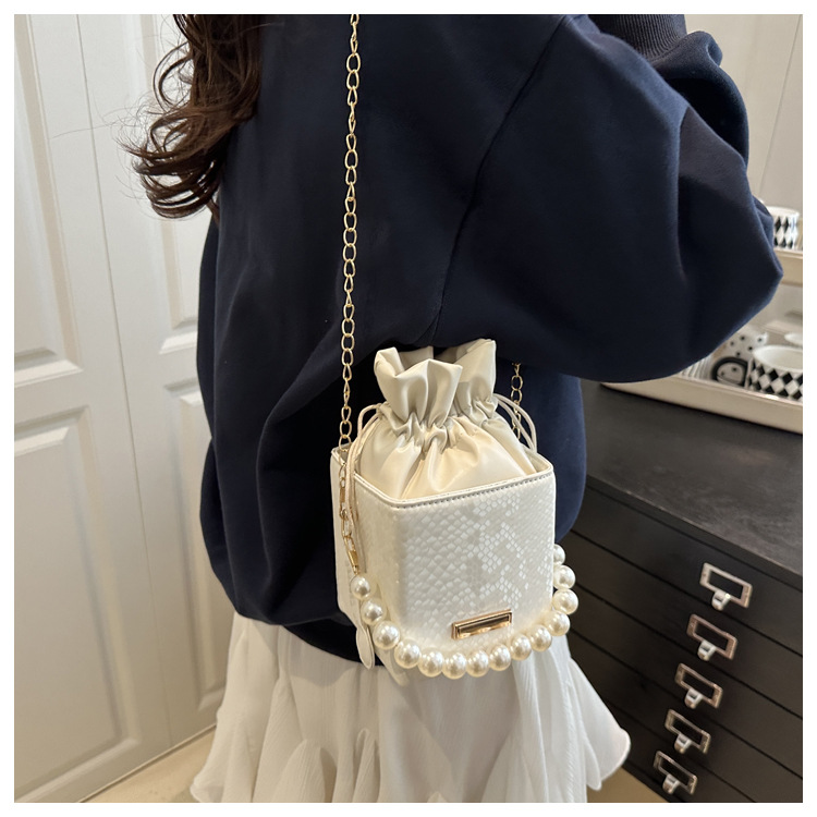 Borsa a secchiello con perle donna borsa a tracolla elegante_voghion.com