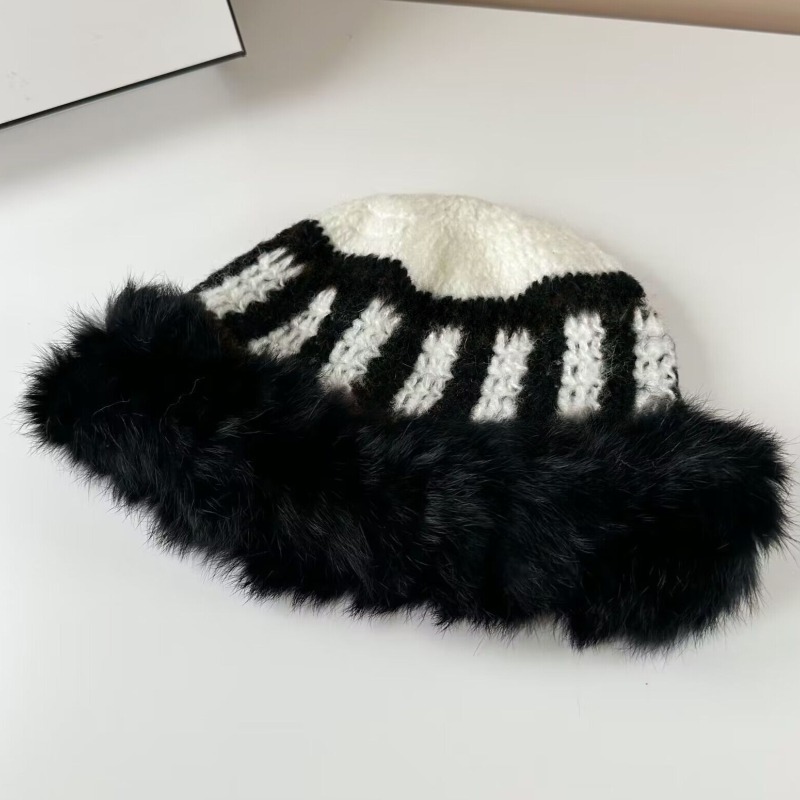 블랙 니트 로우 엣지