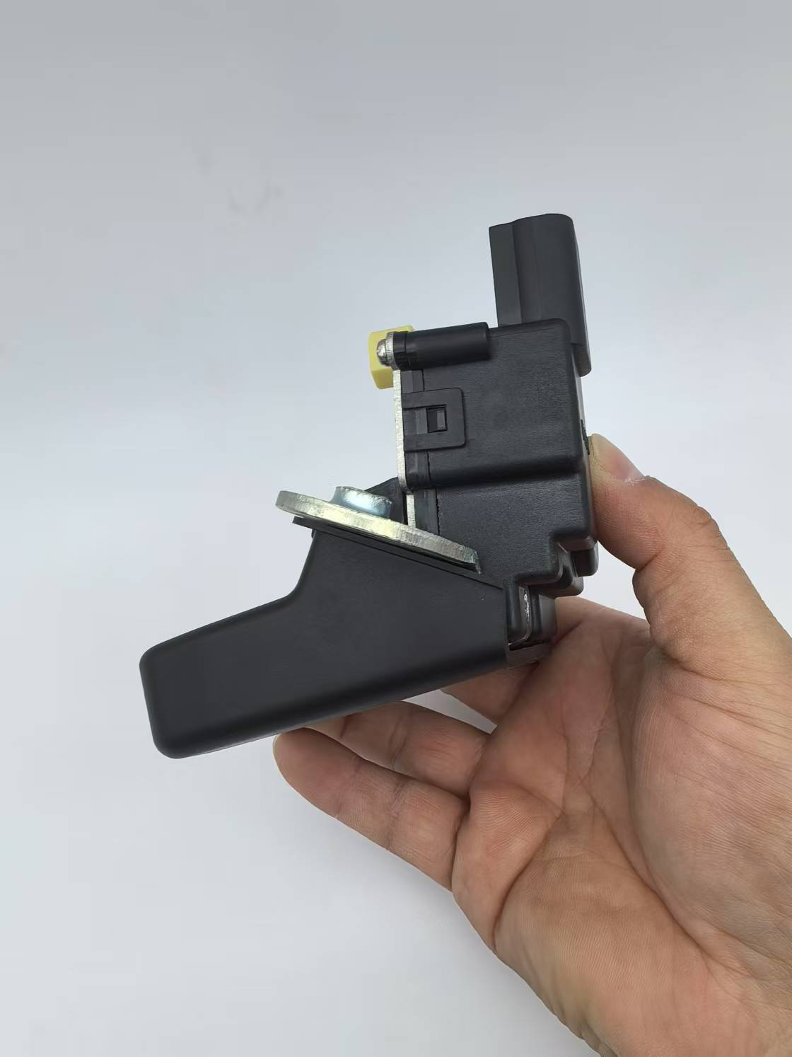 81230-C9000 Is Suitable for Modern Ix25Cretaix25 Trunk Lock Block Tailgate Lock Block Lock Trunk Lock