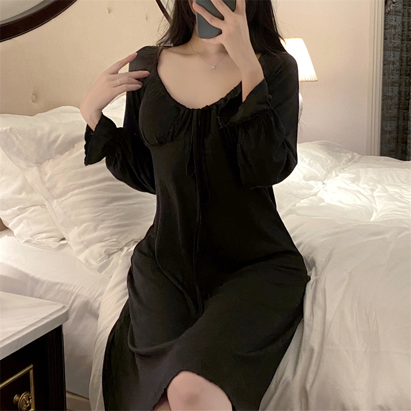 黑色