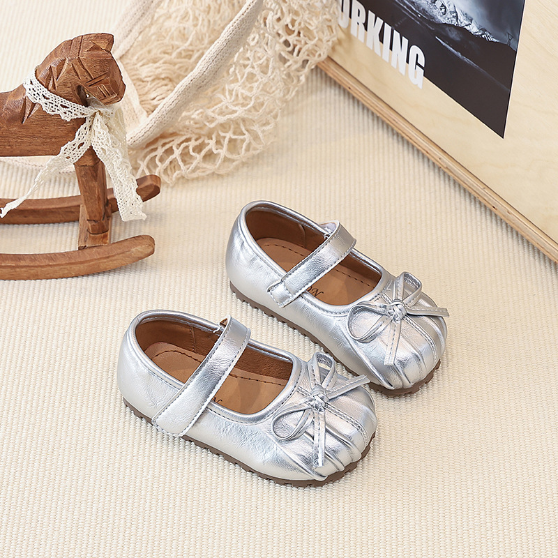 Zapatos casuales de moda de niñas versátiles 2026 verano nuevos zapatos de arco para niños zapatos de Lefour pequeños zapatos de cuero suaves fragrantes image 9