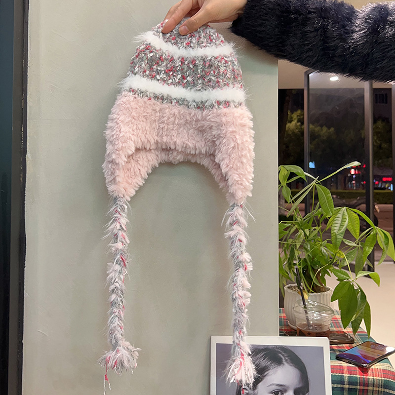 Sombrero de peluche de correa larga, sombrero de lana de invierno, sombrero de protección de orejas, sombrero Lei Feng, sombrero de punto caliente para mujeres