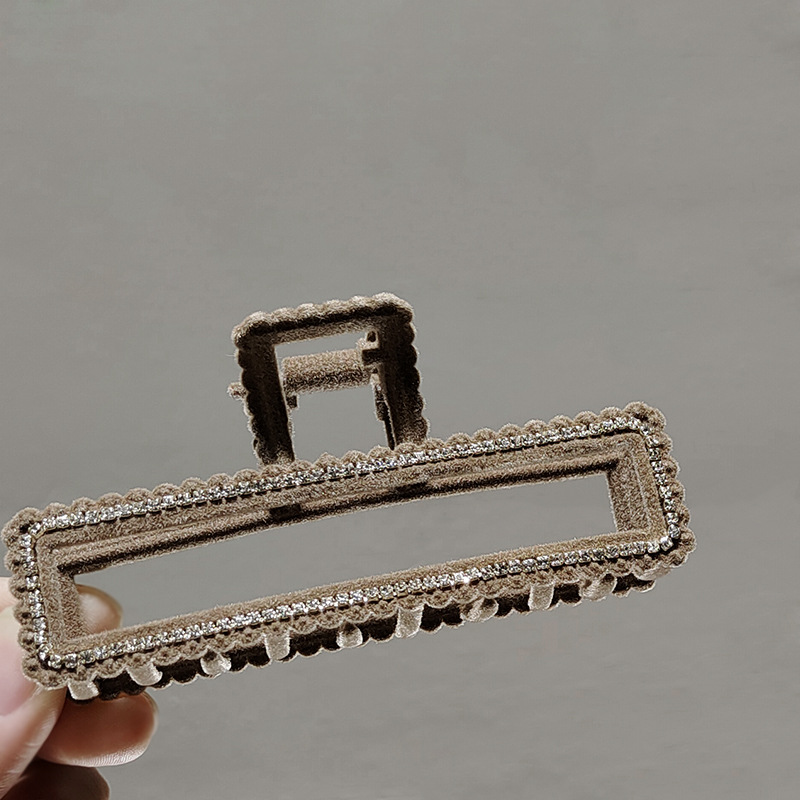 Autumn And Winter Catch Clip New Flocking Rhinestone Hair Clip Round Hair Hollow Rectangular Shark Clip display picture 6