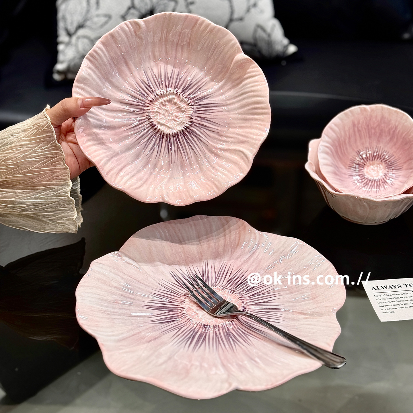 2025 식기 복고풍 디너 플레이트 가정용 세라믹 접시 레이스 양각 식기 과일 프렌치 플레이트 디저트 플레이트 아름다운