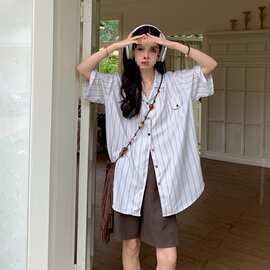 日系小清新蓝条纹衬衫夏季女古巴领短袖衬衣休闲宽松复古半袖上衣