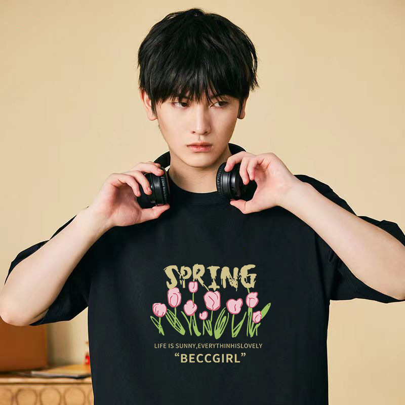 T-shirt de mangas cortas para hombres 2026 nuevo estilo de verano pareja chaqueta de hielo fresco estilo de puerto relajado transpirable T corta cómoda