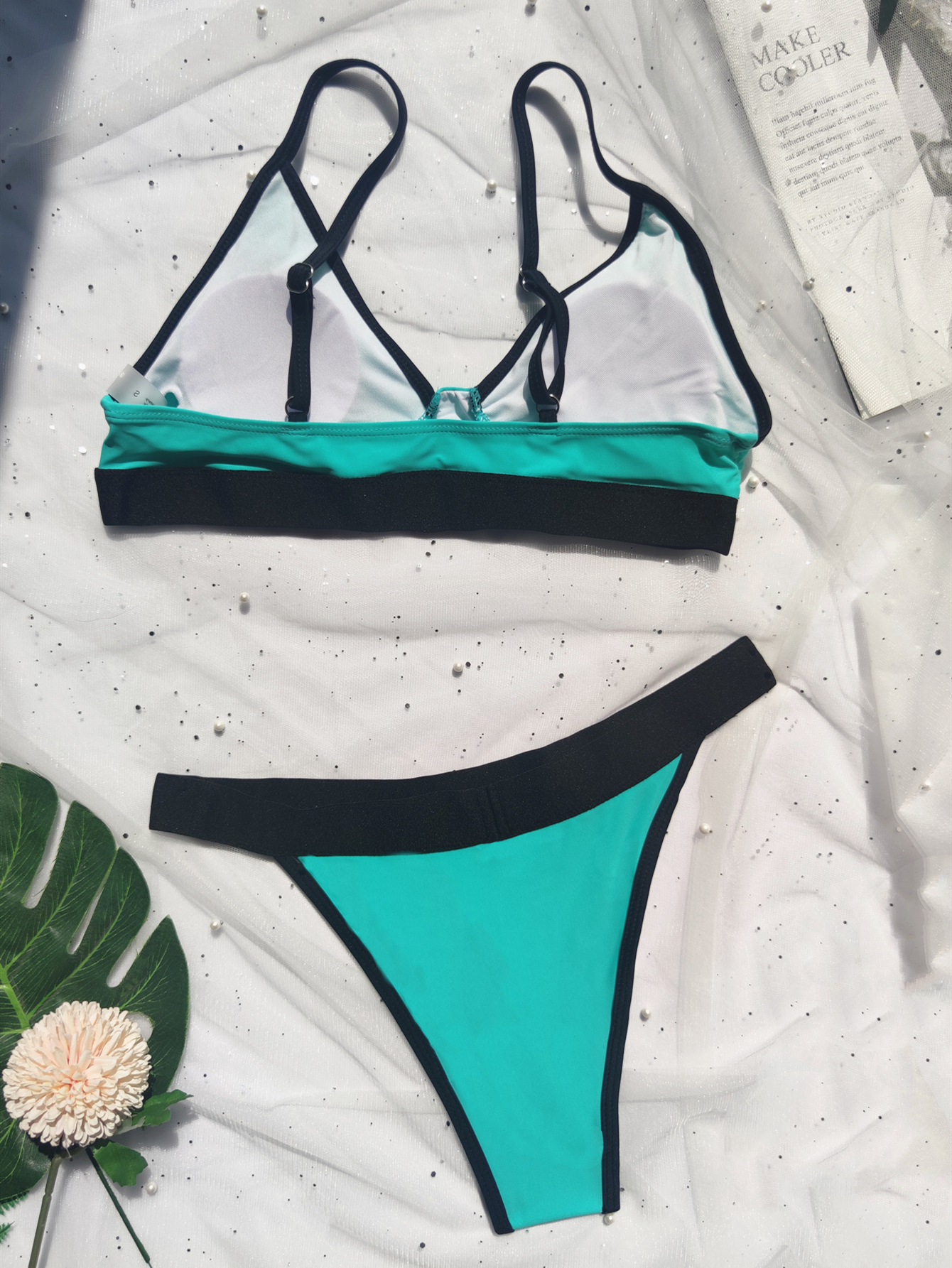 Conjunto de 2 piezas de bikini con costuras de cabestrillo de color sólido NSCSM112561