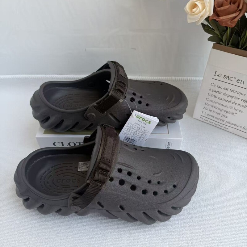 Trendy Croos clogs, popular among influencers, perfect for couples, stylish and cool, non-slip beach sandals, and unique outdoor slippers