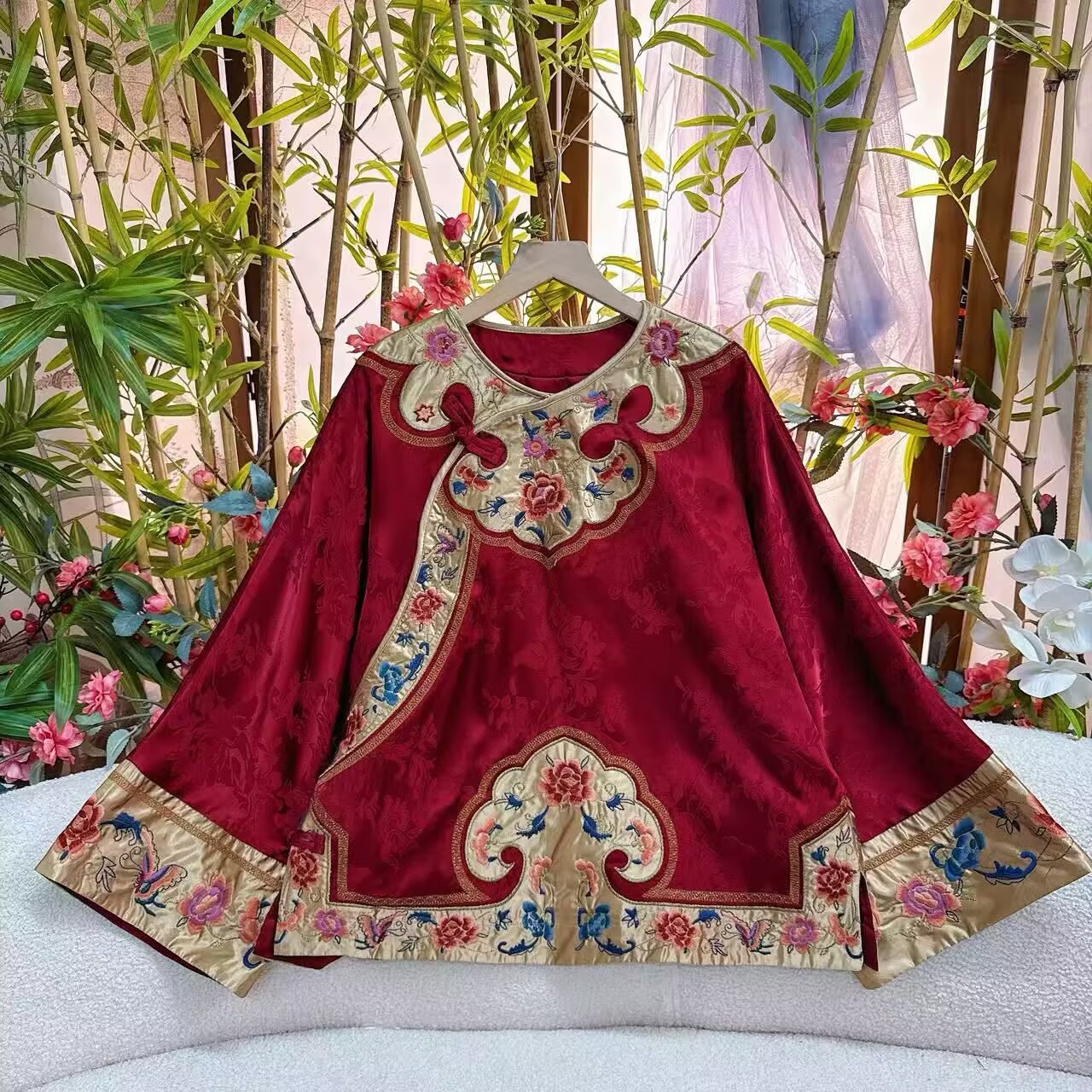 2026 New Chinese Style Literary Satin Jacquard Jacket Top for Women, Ethnic Retro Embroidery with Chinese Fold Buttons
