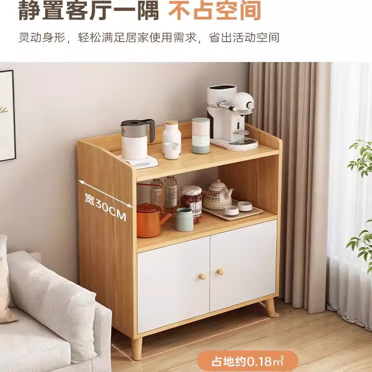 Gabinete de té casero contra la pared armario armario pequeño armario de sala de estar armario pequeño armario de almacenamiento armario de comedor