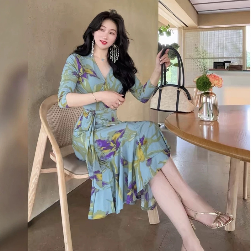 26 New Mint Green Iris Print Elegant Wrap Dress with Tie-Up Mermaid Hem and Crystal Embellishments 26 New Mint Green Iris Print Elegant Wrap Dress with Tie-Up Mermaid Hem and Crystal Embellishments