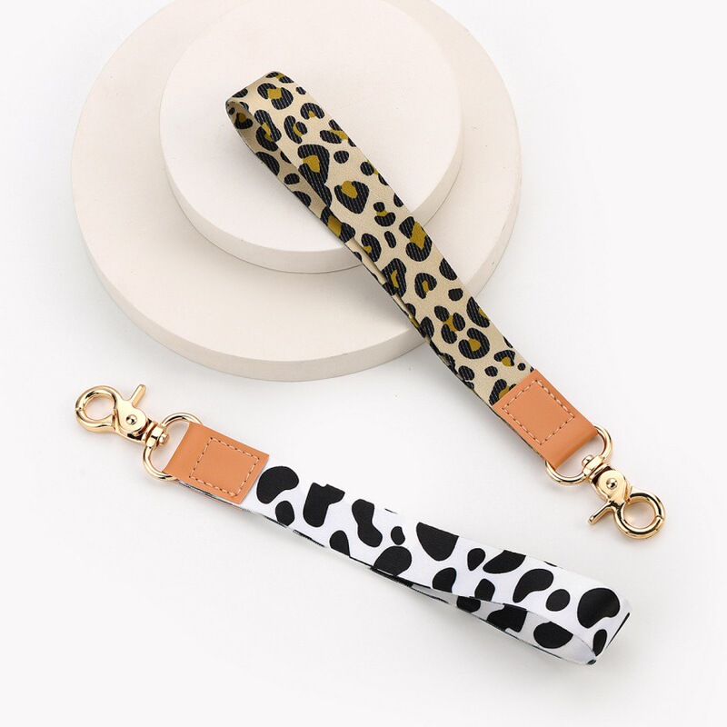 Cross-border New Couple High-grade Leopard Keychain Pendant Wrist Band Car Bag Lanyard Lanyard Lanyard Mobile Phone Lanyard