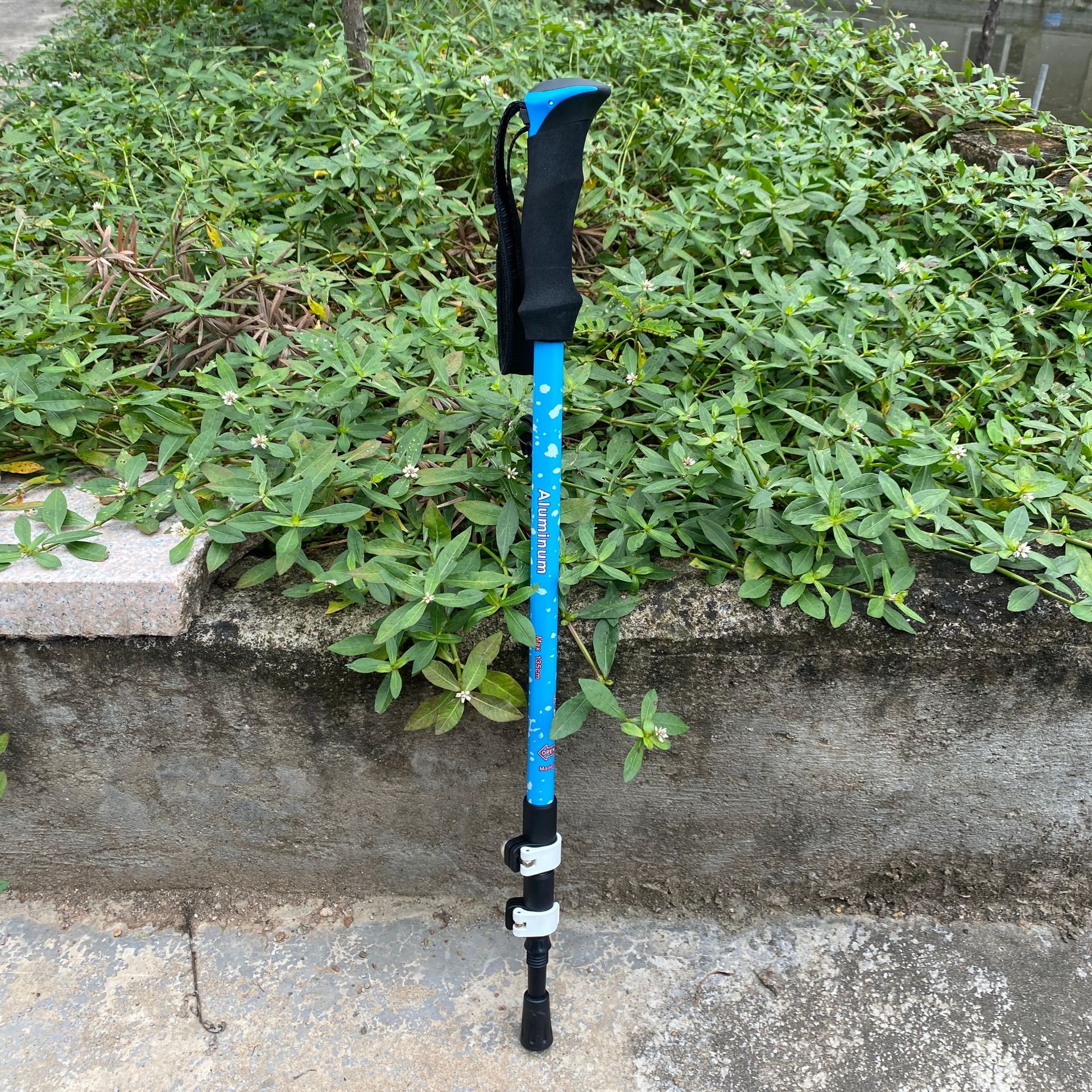 Hiking Pole Lightweight Adjustable Walking Stick Aluminium Alloy_voghion.com