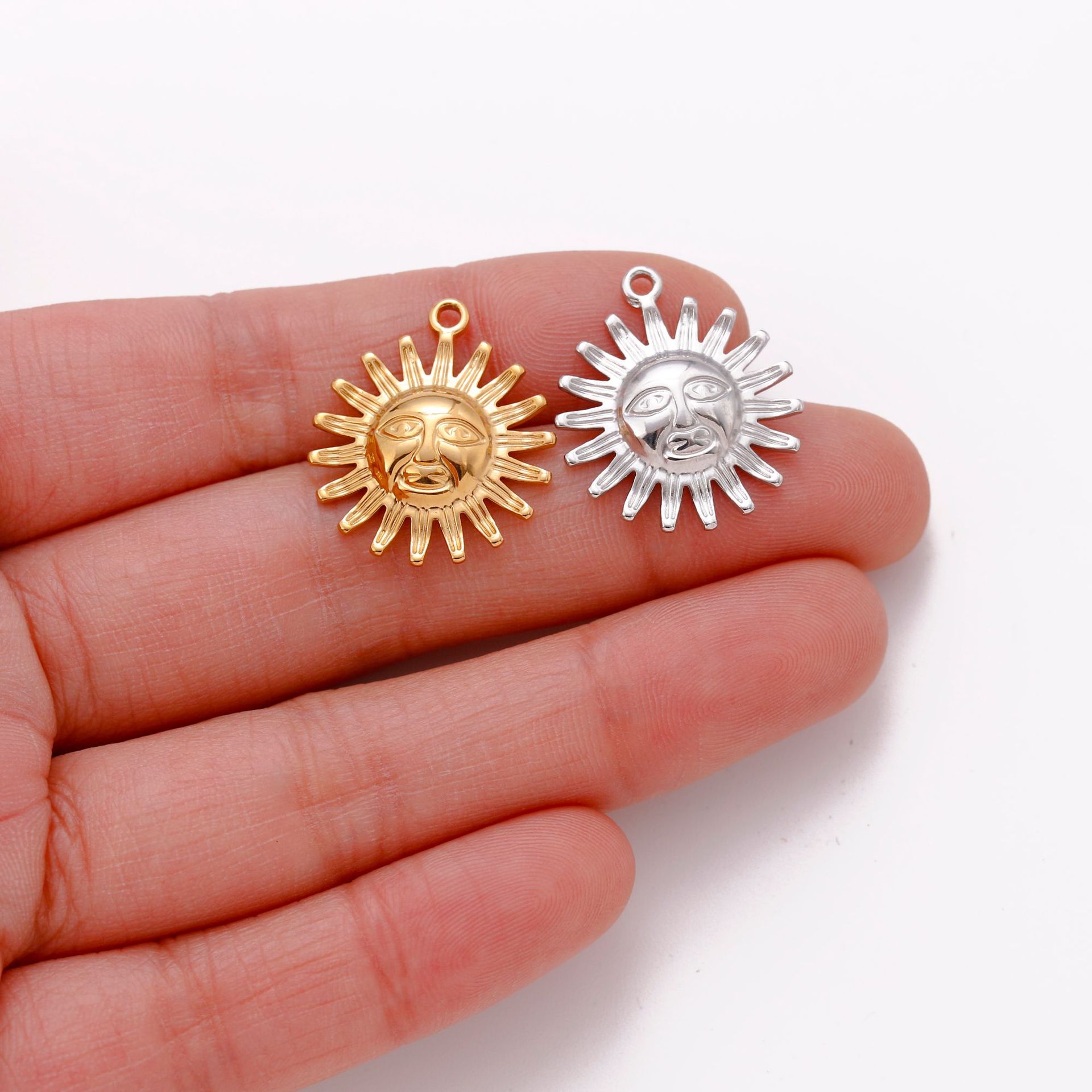 DIY Jewelry Accessories, Bracelets, Earrings, Necklace Classification 1 Piece 23mm 304 Stainless Steel Ion Plating (IP) Sun Smiley Face Pendant DIY Jewelry Accessories Bracelets Earrings