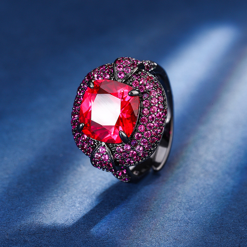 2024 nueva joyería Zhuang Shengsheng fondo de cobre chapado en oro simulación corindón cuadrado gordo oro negro personalidad anillo femenino 10*10