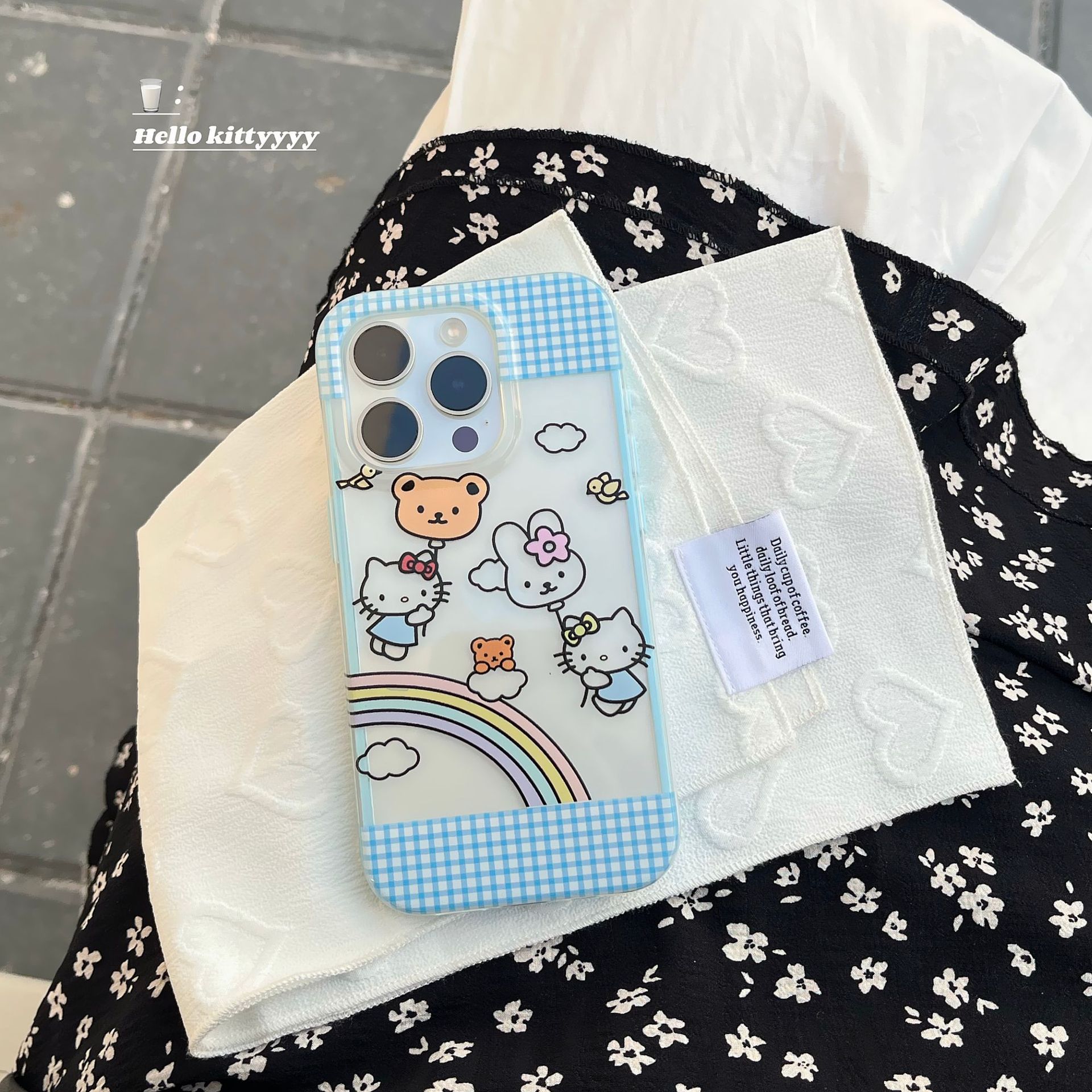 Pequeño gato KT arco iris a cuadros azul fresco para Apple 16ProMax funda para teléfono móvil 15/14 pareja nuevo 15P