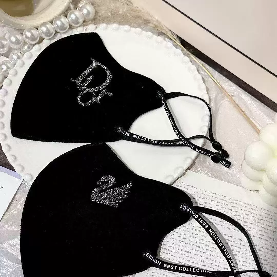 Medical mask, keep warm three dimensional adjustable swan