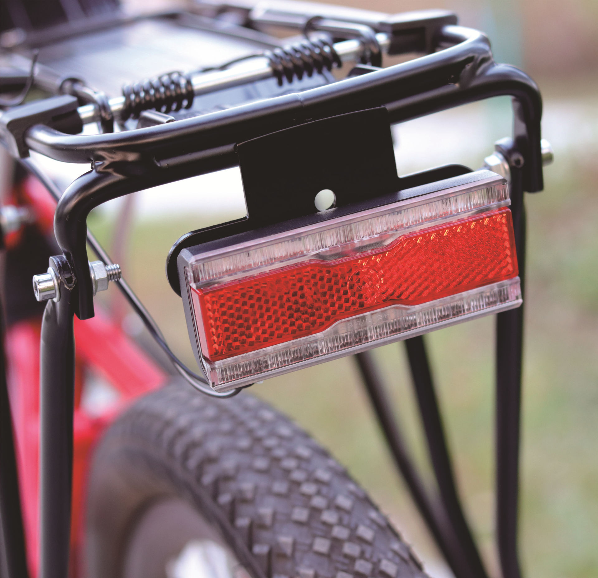 Amplio voltaje de La Bicicleta vehículo Eléctrico la motocicleta luz trasera bajo nivel flash freno táctil batería LED que fluye agua dirección