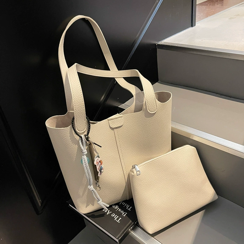 Universal one-shoulder bag for leisure, capacious quantum lamp, genuine leather, wholesale