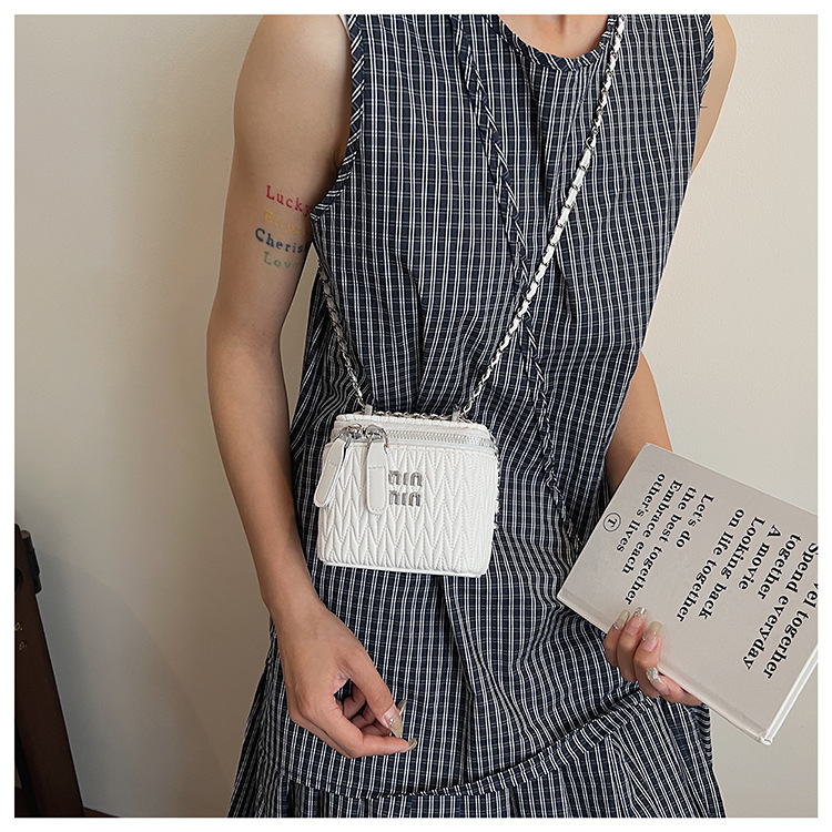 Soft surface pleated bucket bag for women, 2025 new style hand-held hard shell cosmetic box bag, crossbody single-shoulder mobile phone bag undefined