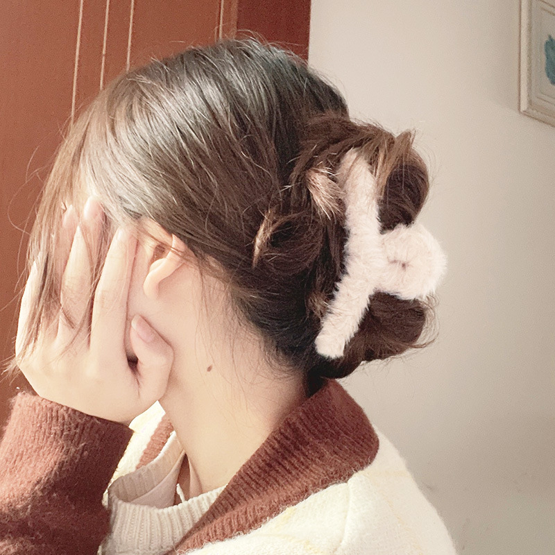 秋冬のぬいぐるみはサメを挟んで毛の絨毛を挟みます。