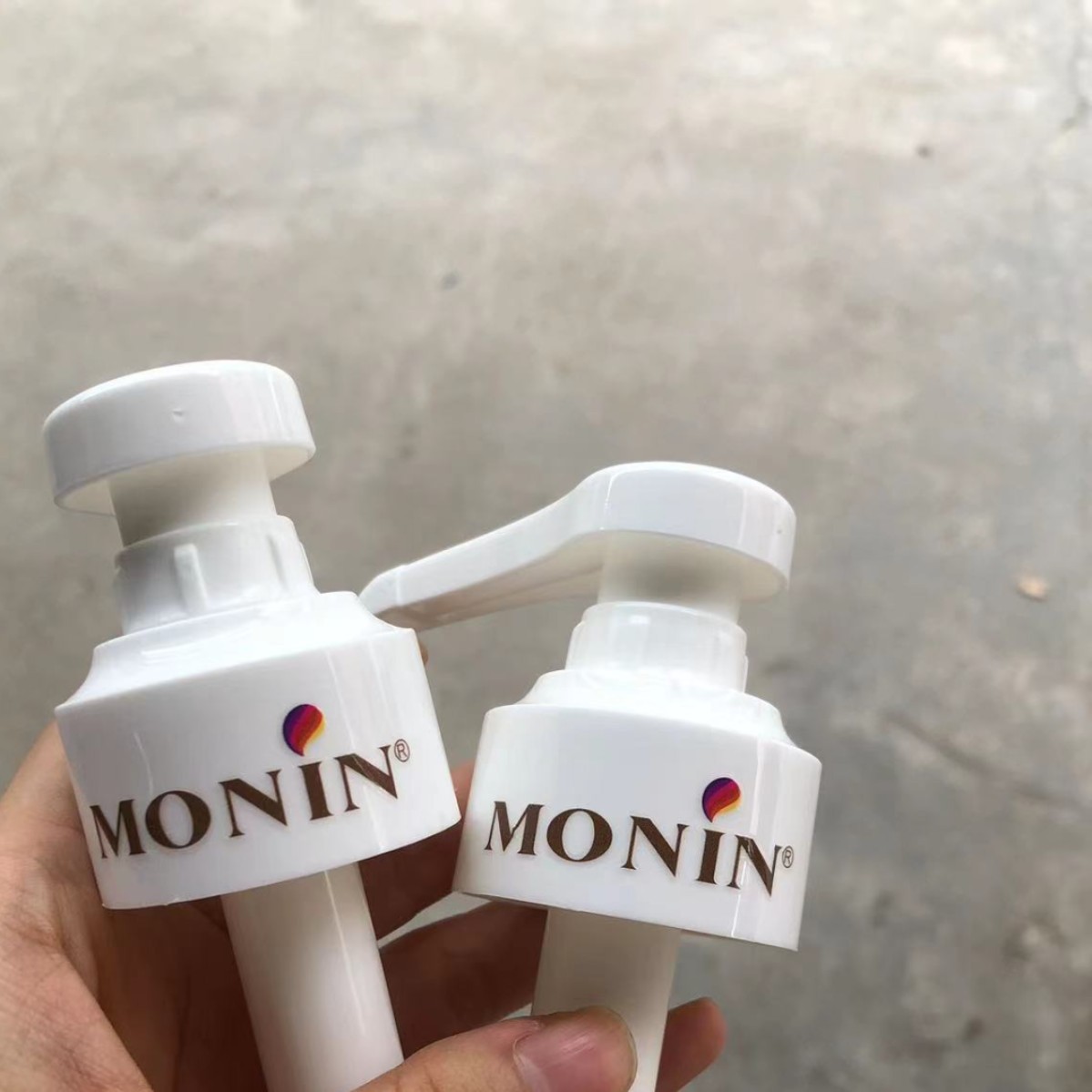 Cabezal cuantitativo de 10cc Cabezal de bomba de pulpa de jarabe Cabezal de jugo Cabezal de pulpa de jarabe de fruta Cabezal de presión blanco 1883 Bomba de cabezal de compresión