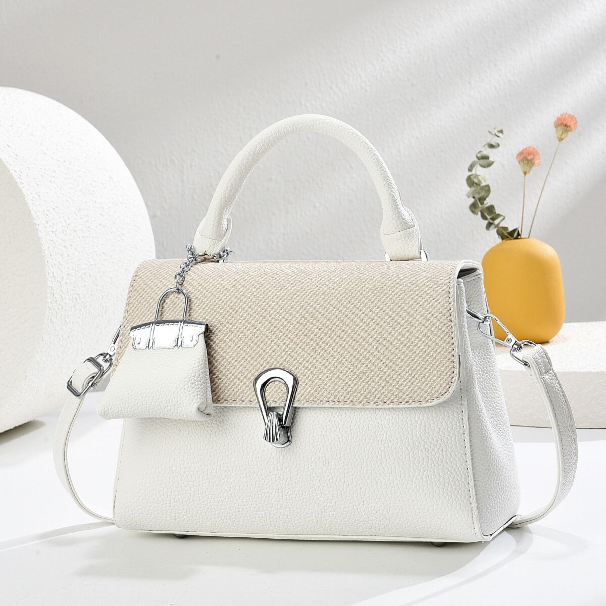 Temperamento nuevo bolso de mensajero 2025 bolso de mano coreano exquisito bolso de hombro bolso de mujer mujer de moda mujer todo fósforo