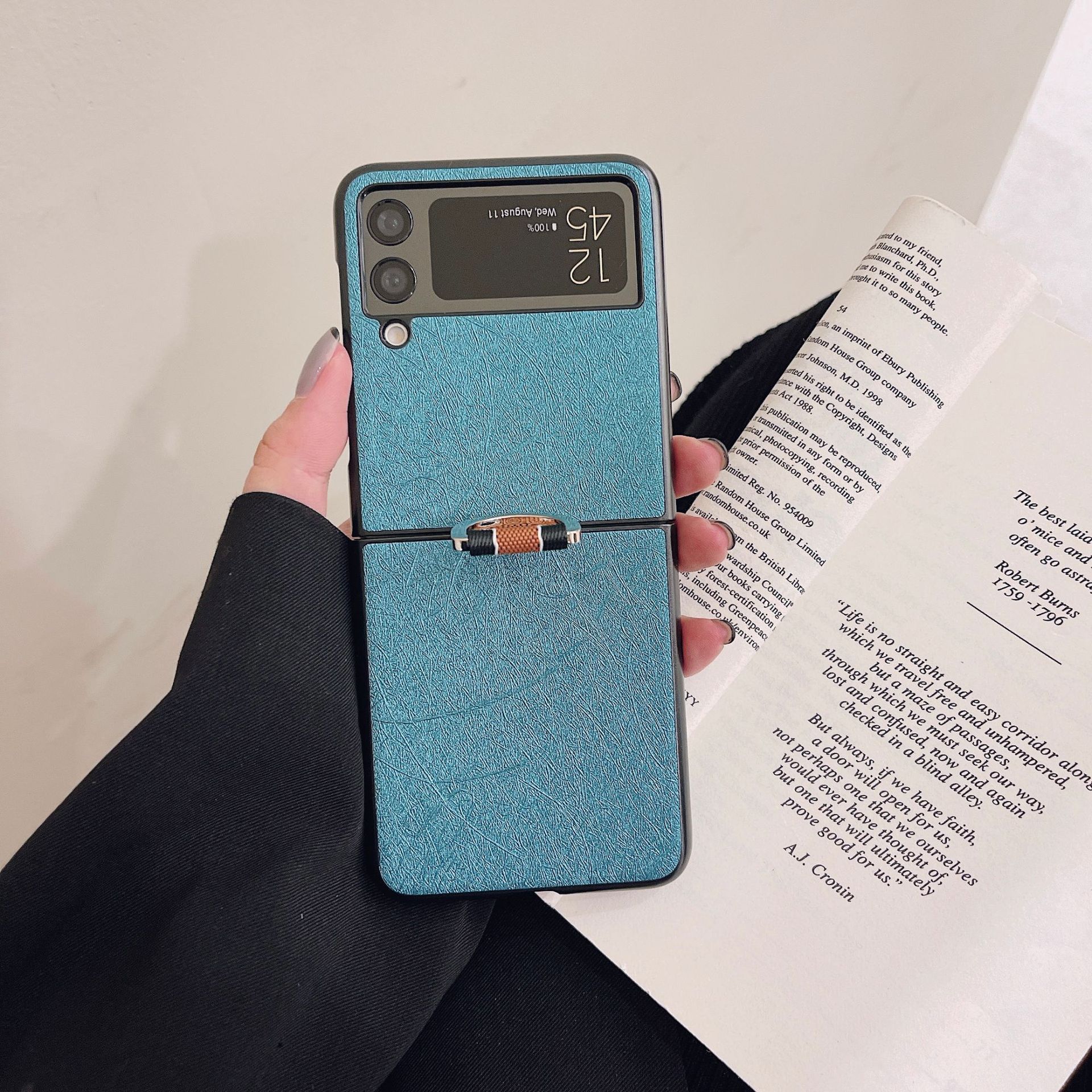 Suitable for Samsung Zip3's new silk and lychee patterned ring buckle folding phone anti drop protection moisture case_voghion.com