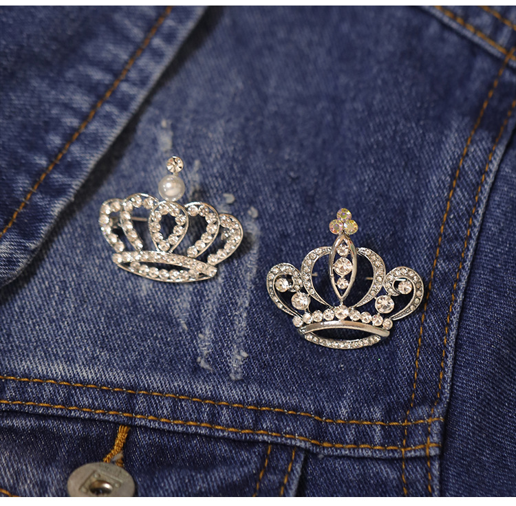 Women'S Gender Rhinestone Design Simple Style Style Simple Style Pin Crown Alloy Rhinestone Zircon Women'S Brooches