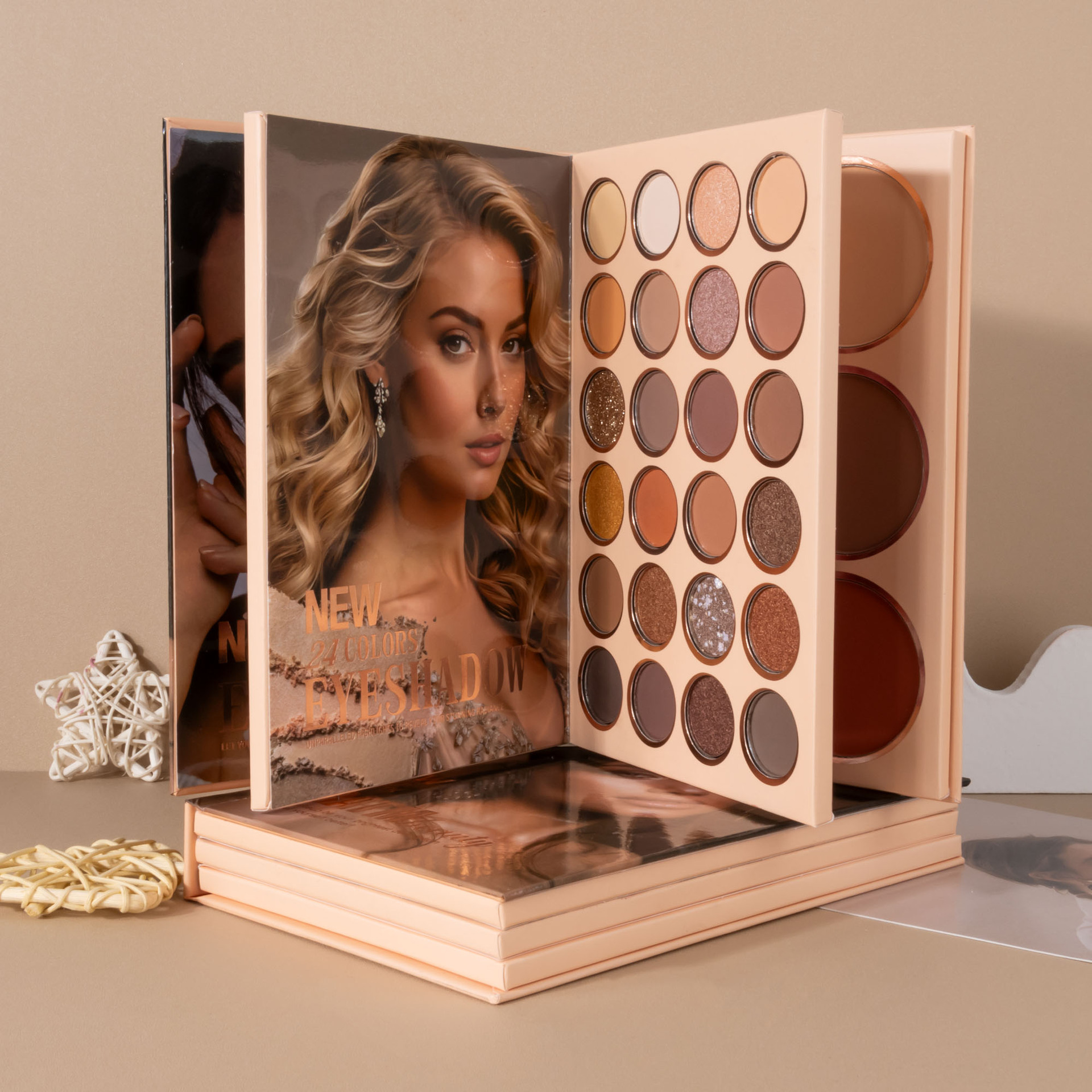 A 54-color cross-border bestseller, 3-page eyeshadow palette, matte pearlescent blush, high-gloss one-piece, easy-to-apply makeup undefined