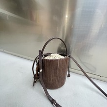 新款复古手提大容量水桶包百搭手工草编包编织包菜篮子包女沙滩包