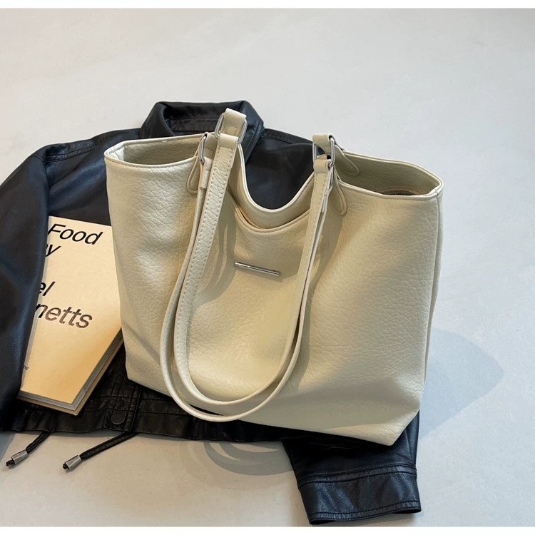 Capacious shoulder bag, universal one-shoulder bag, high-quality style