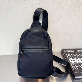 新款男士胸包防水尼龙单肩包休闲百搭运动包简约大容量斜挎通勤包