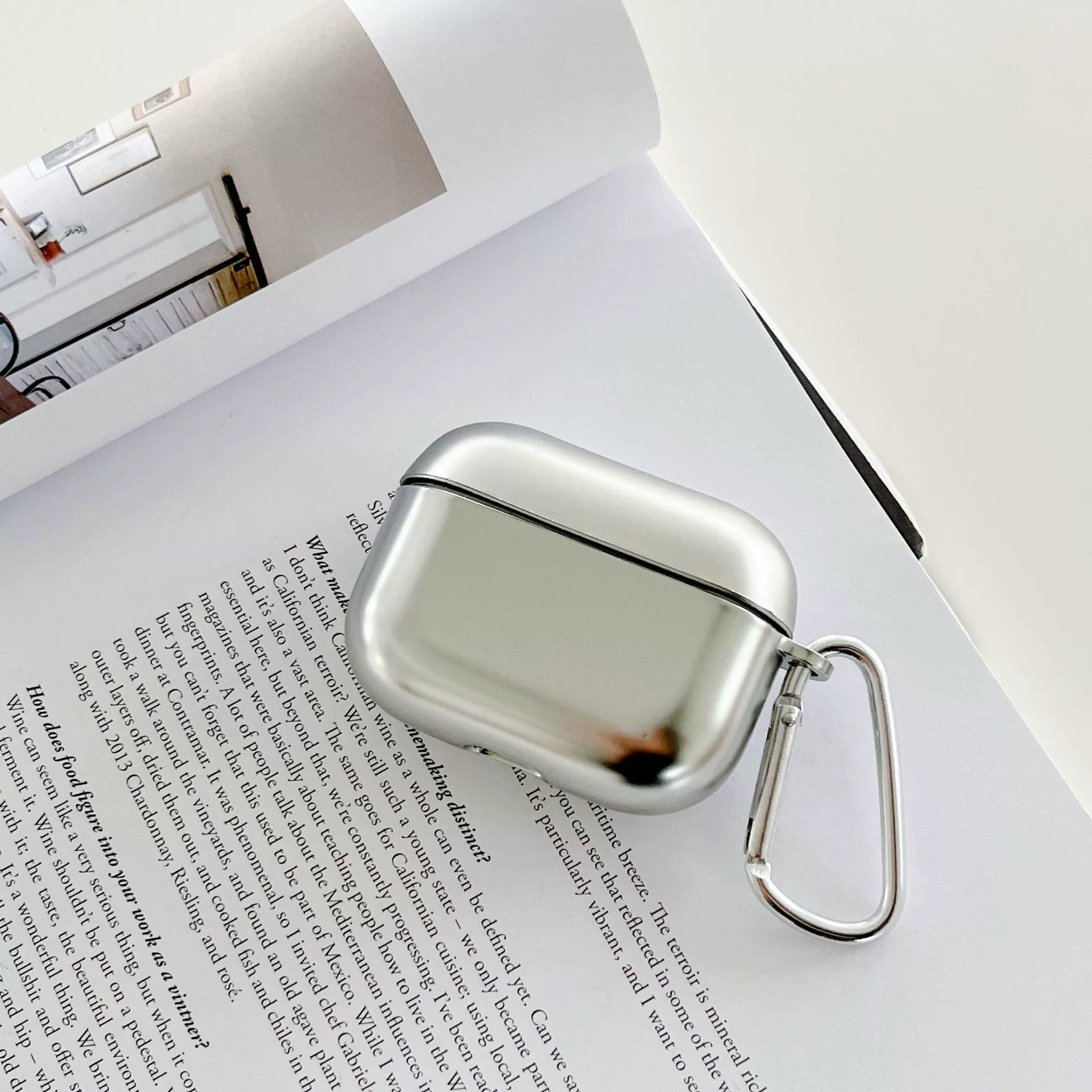 Защитный чехол для Apple AirPods (совместим: 1/2/3/Pro/Pro2/4/Pro3), серебристое зеркало или матовое, карабин
