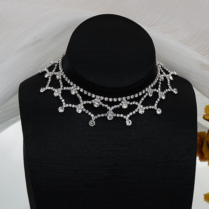 Collier Ras-du-cou Avec Chaîne À Griffes Et Strass Scintillants_voghion.com