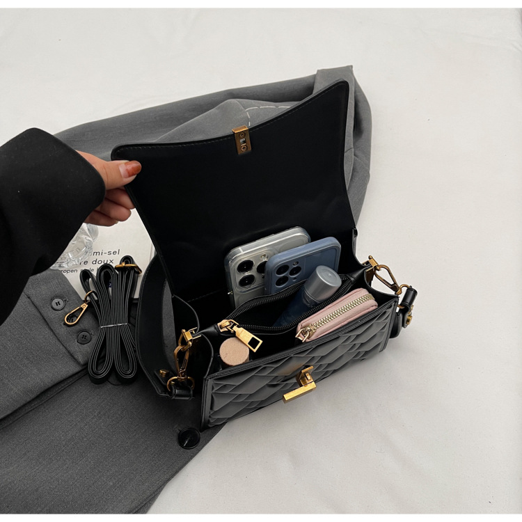 Borsa popolare e di nicchia 2023 Borsa da donna nuova Borsa a tracolla con diamanti autunno e inverno Borsa a spalla singola sotto le ascelle Borsa piccola quadrata_voghion.com