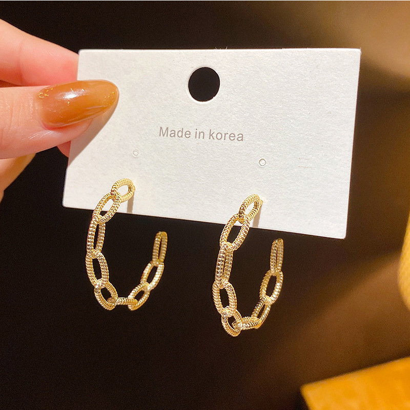 Korean Style Hollow C-shaped Metal Chain Design Earrings display picture 1