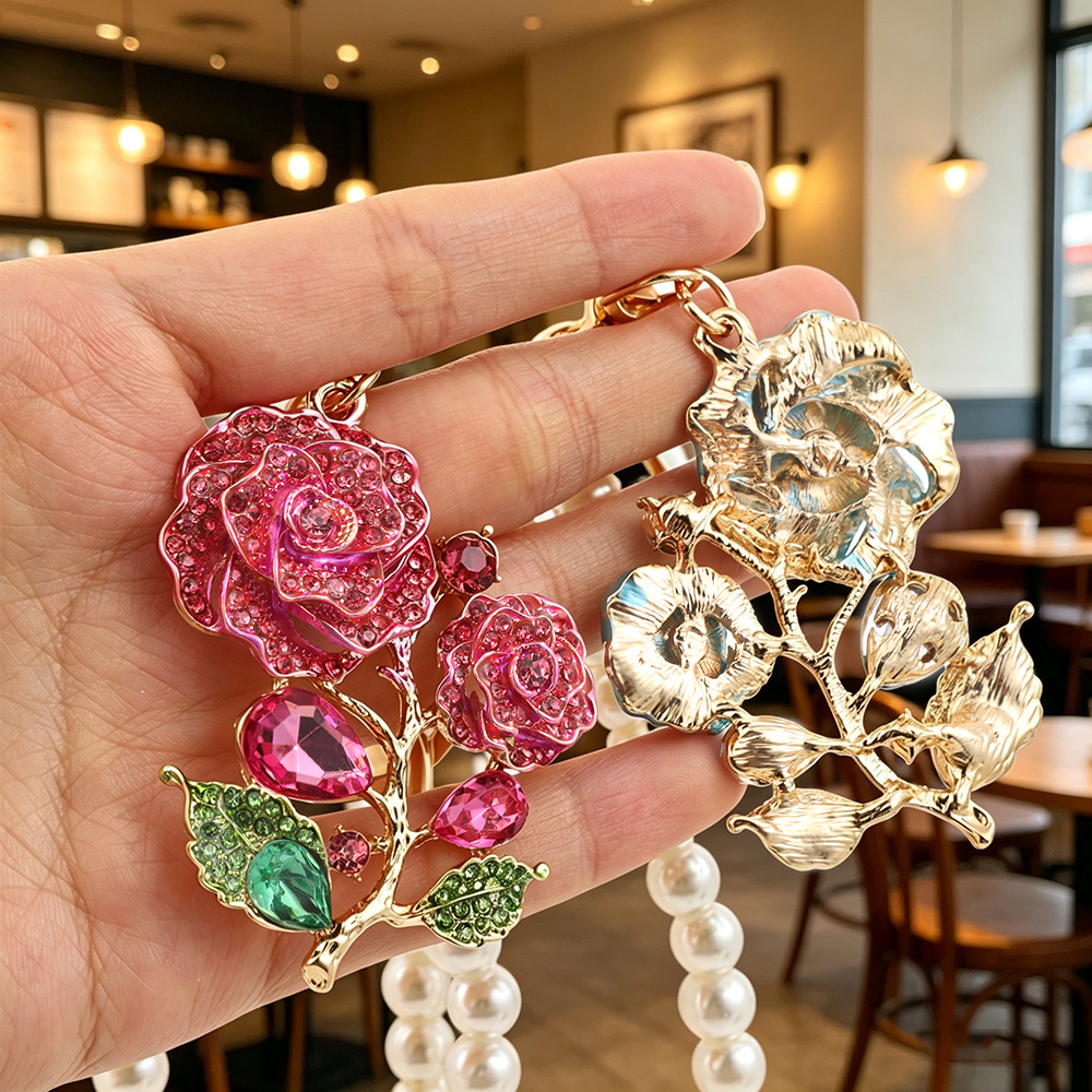 Porte-clés de luxe fleur de rose avec pendentif sac en diamants_voghion.com