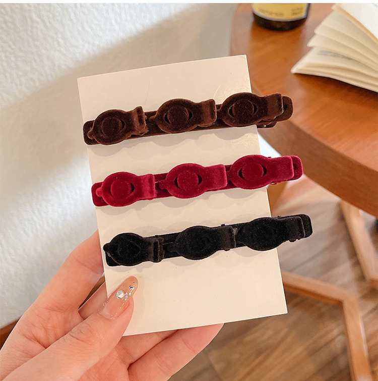 Otoño e Invierno simple Bangs clip lateral flocado trenzado clip de pelo frente horquilla lateral hembra estilo Chanel retro Dama