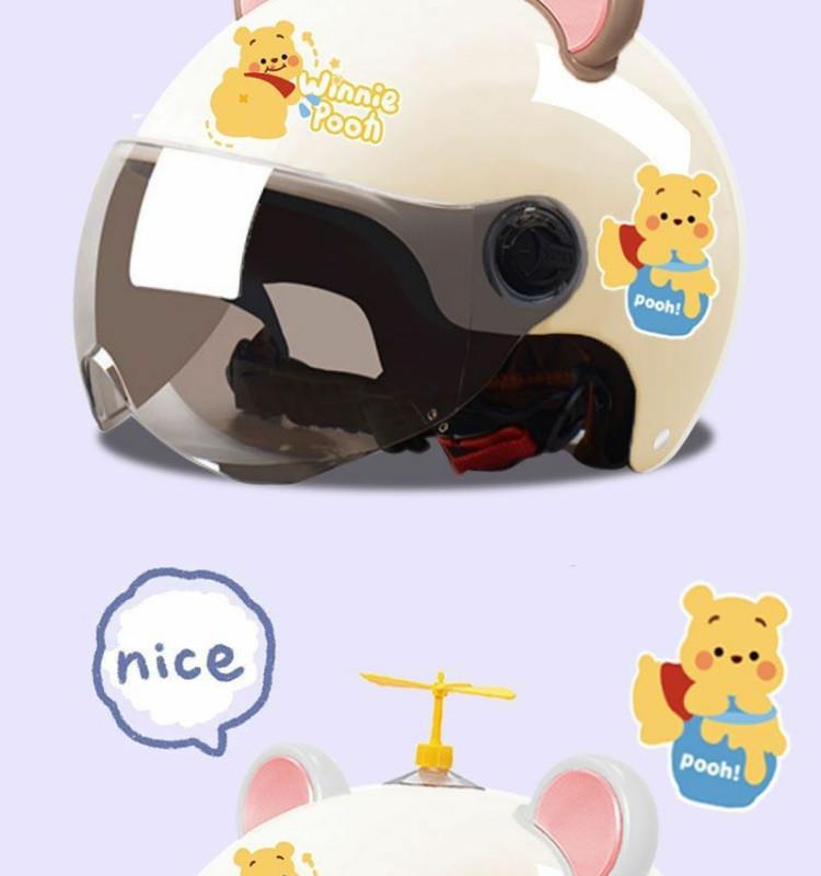 Helmet for electric scooters, summer sun protection, breathable, ultra-lightweight, suitable for all seasons, motorcycle safety helmet for women and men
