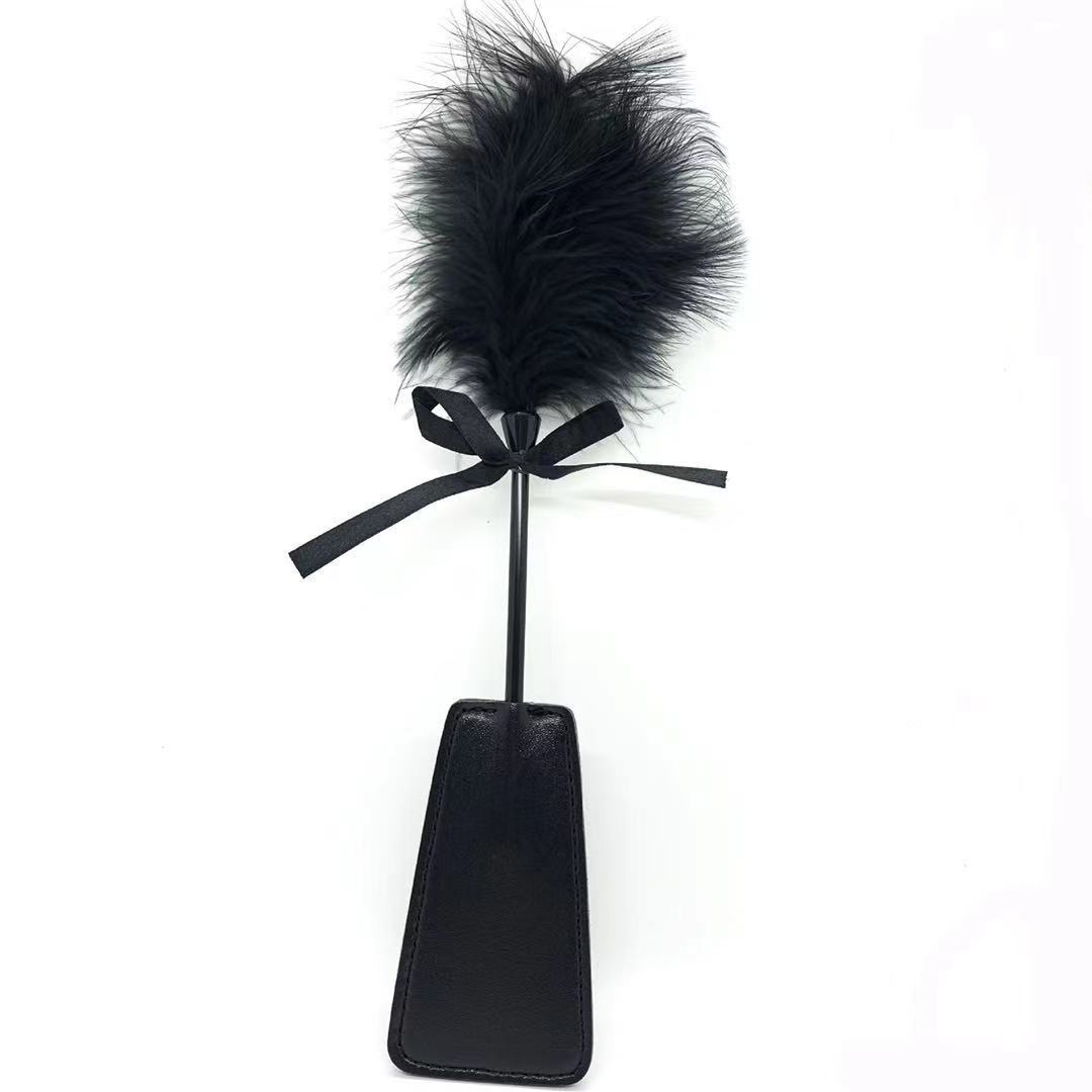 Fun SM Feather Clap Alternative Teasing Ostrich Feather Stick Bow Tie Couple Sex Products_voghion.com
