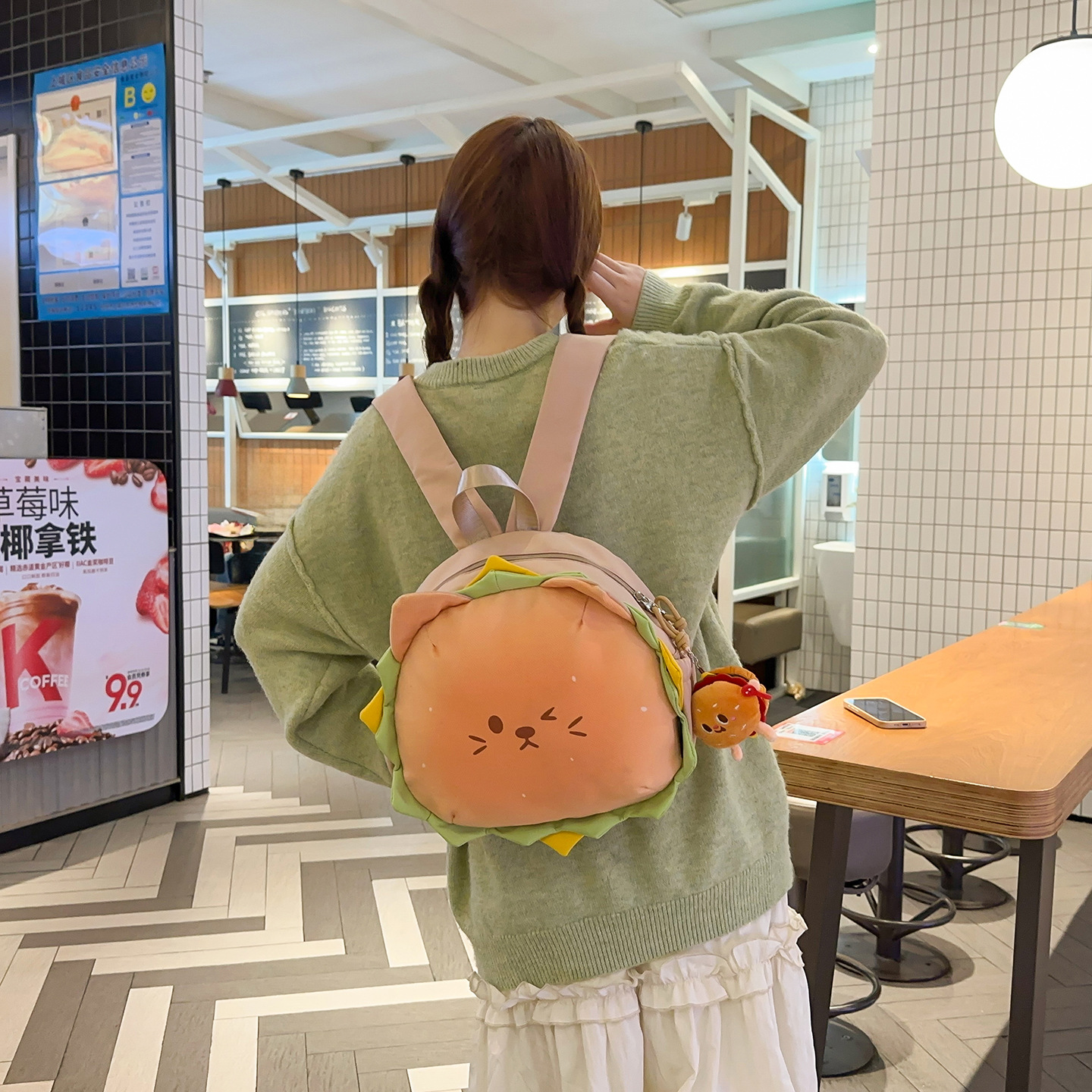 Mochila de estilo de hamburguesa encantadora de dibujos animados, mochila de escuela secundaria de gran capacidad, 2026 nueva moda de mochila de viaje de mujer