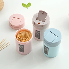 垃圾袋;牙刷;沐浴球浴擦