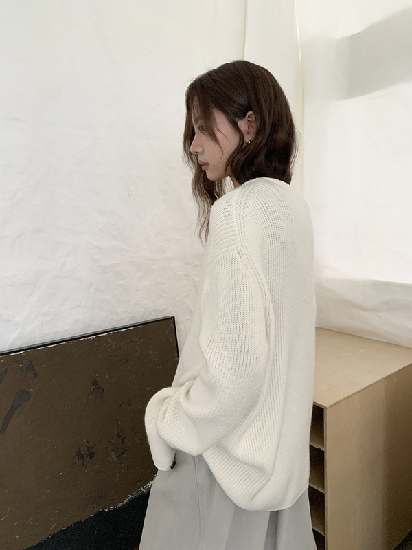 广州十三行2025秋韩风V领落肩宽松亲肤保暖羊羔毛开衫毛衣女03183|undefined