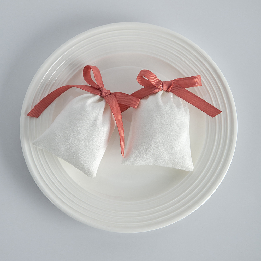 9g Weight Jewelry Packaging Bags Classification 1 Piece Quantity Daily Occasion Flannel Material Bow Knot Pattern Simple Style Style 1 Piece Flannel Simple Style Daily Bow Knot Jewelry Packaging Bags 7
