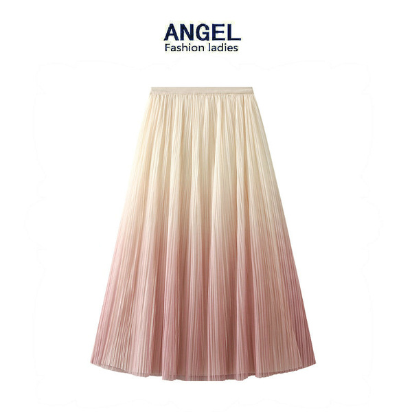 Elegant pleated skirt