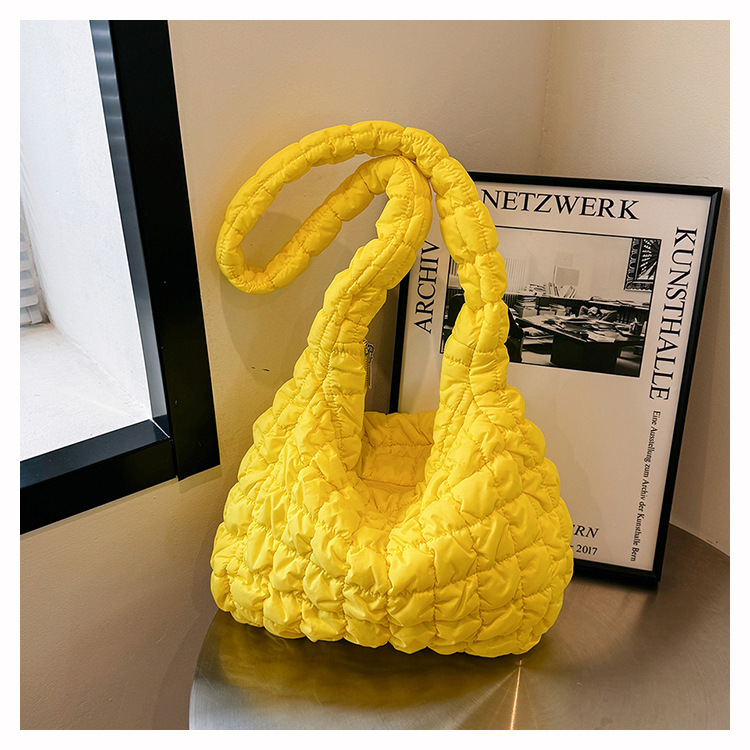 Comercio exterior al por mayor 2023 nueva nube plisada bolso de las mujeres de gran capacidad de hombro bolsa de mensajero bolso de mano a juego