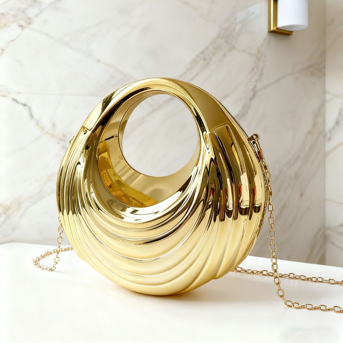 Bolsa de cena acrílica de lujo de damas transfronterizas de moda europea y americana cadena de personalidad vórtice textura brillante mano ropa de noche